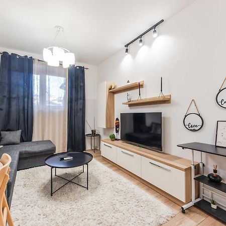 Noir Apartment By Kondo Stays ติรานา ภายนอก รูปภาพ