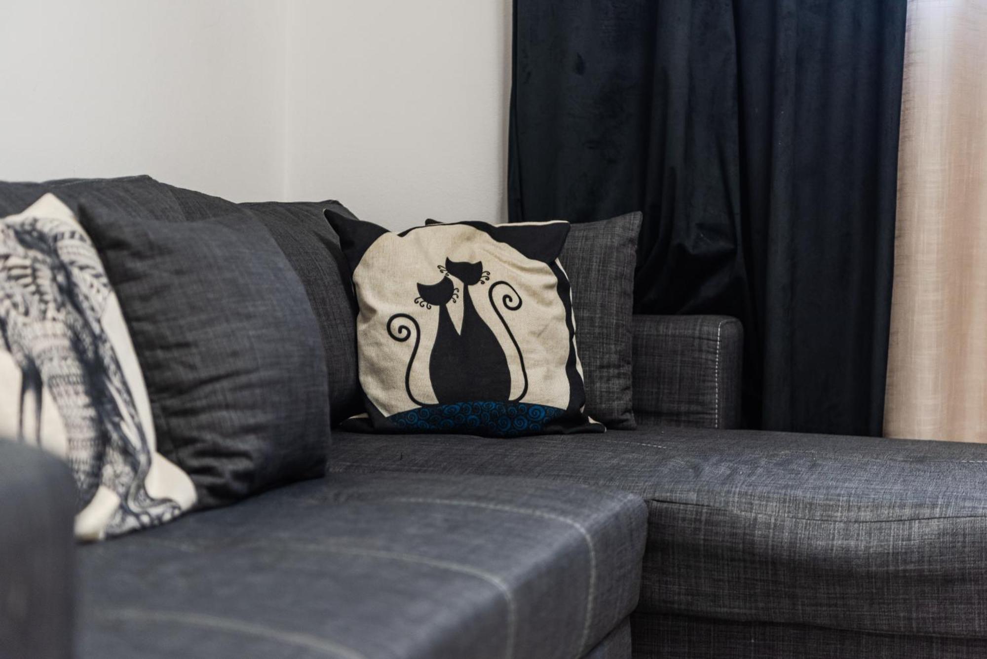 Noir Apartment By Kondo Stays ติรานา ภายนอก รูปภาพ