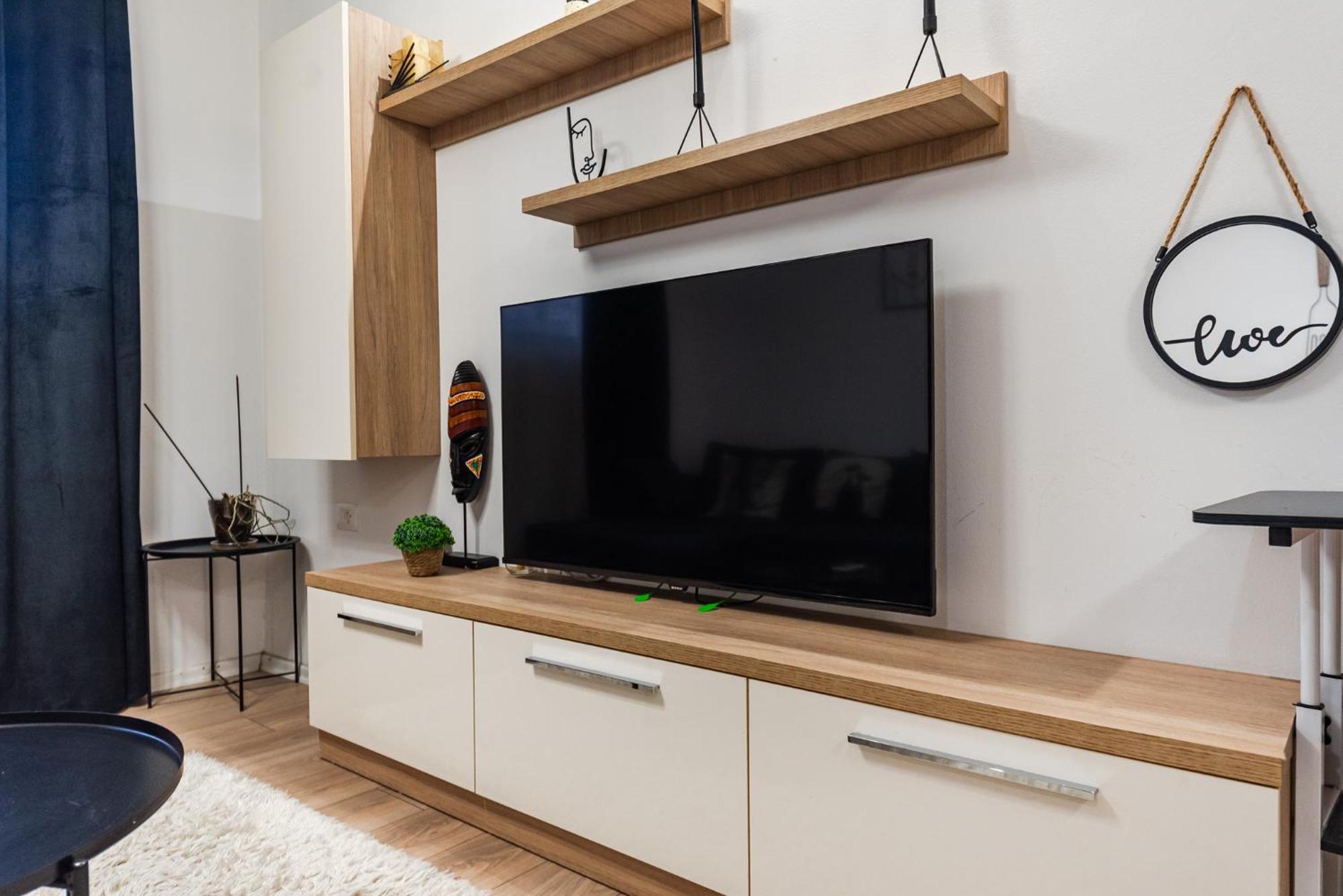 Noir Apartment By Kondo Stays ติรานา ภายนอก รูปภาพ